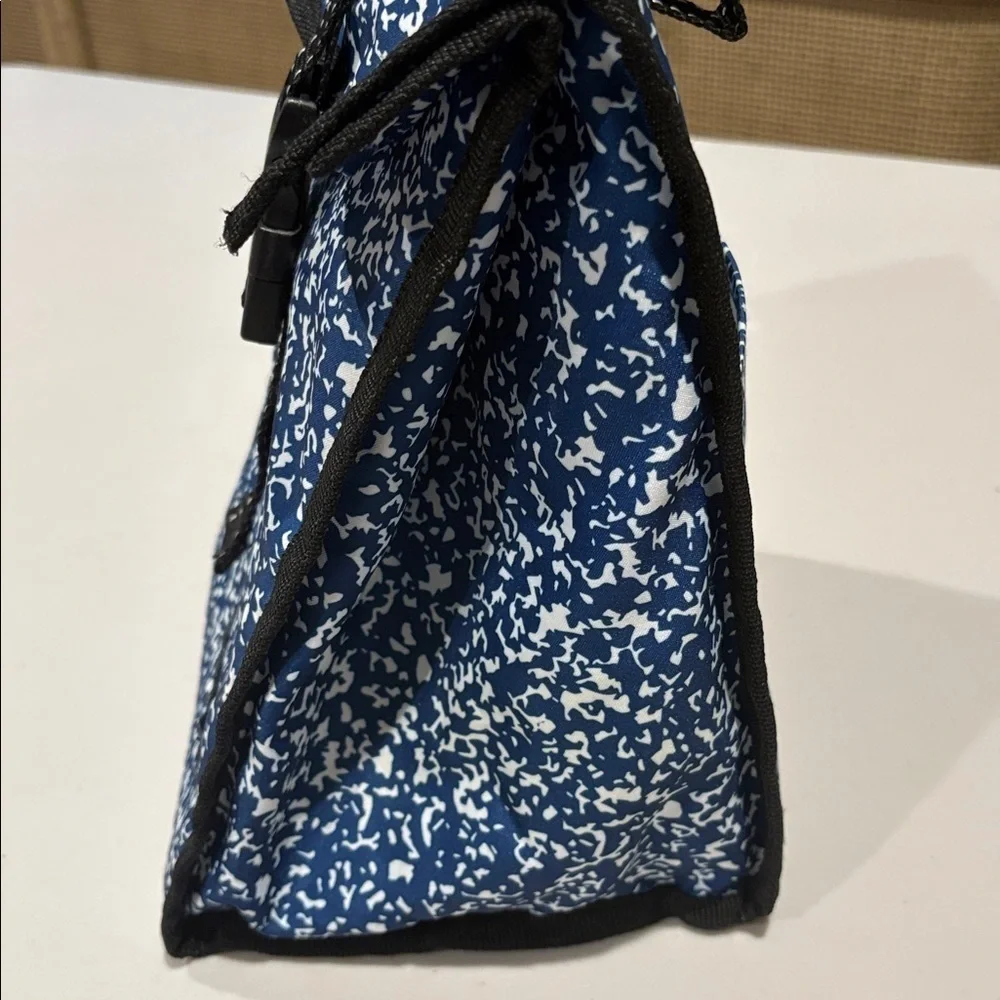 Scout - Doggie Bag vertical Lunch Bag. Small Cooler. Blue and White.